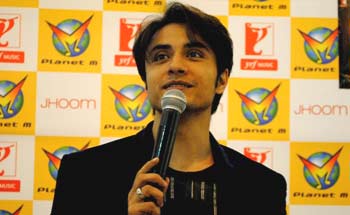 Ali Zafar gives Planet M Delhi a taste of ‘JHOOM’