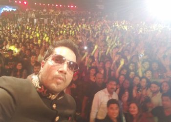 Live Viacom18 and CineyugÆs Royal Stag MTV Bollyland had a euphoric culmination